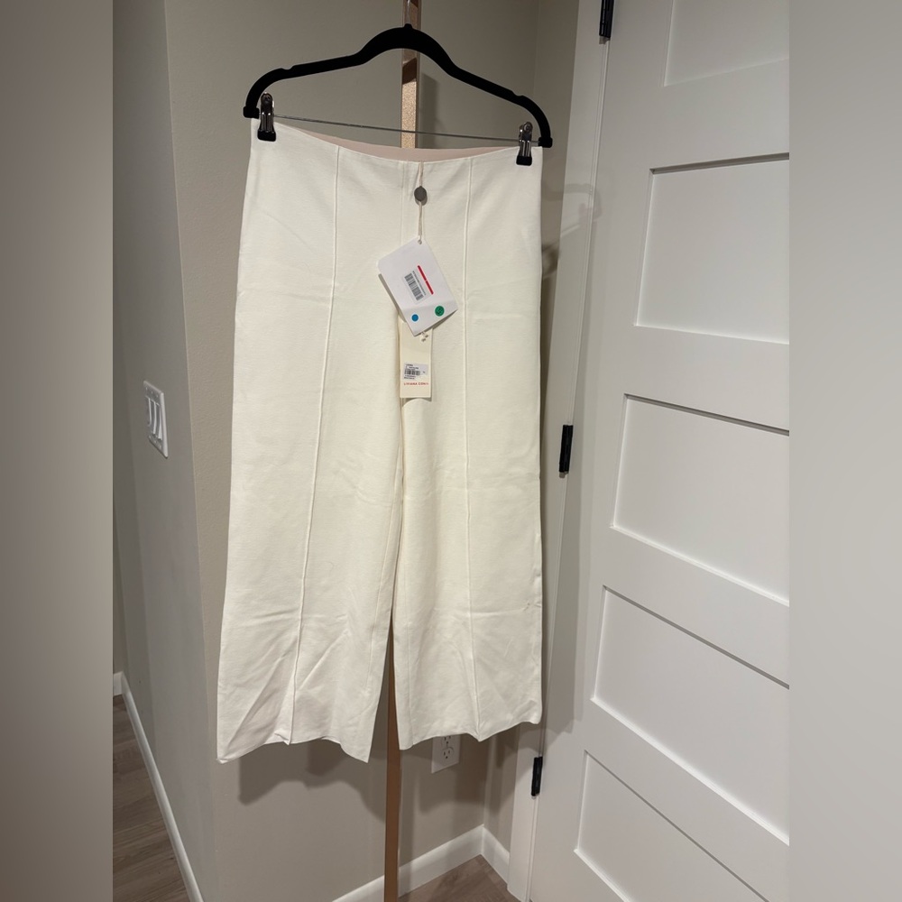 Liviana Conti Pull On Pants. Size 44. Like a US Size 8/10. NWT. Approx MSRP $250